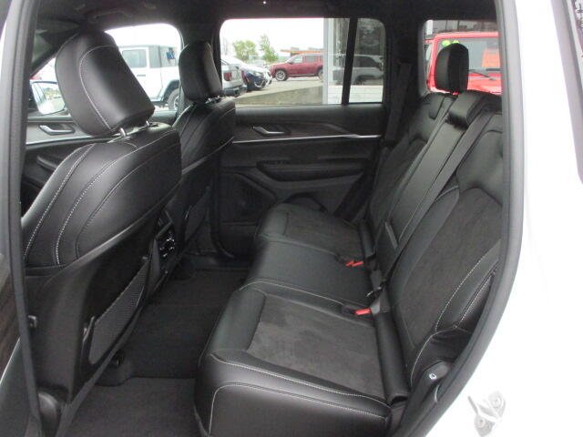 2026 Jeep Grand Cherokee Laredo - Photo 22