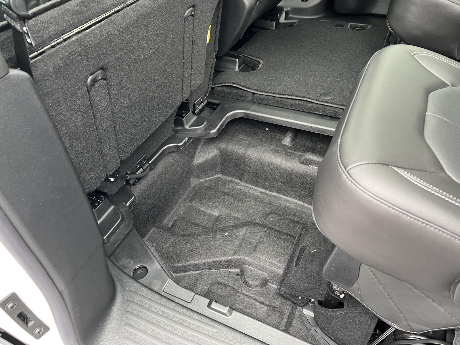 2026 Chrysler Pacifica Select - Photo 52