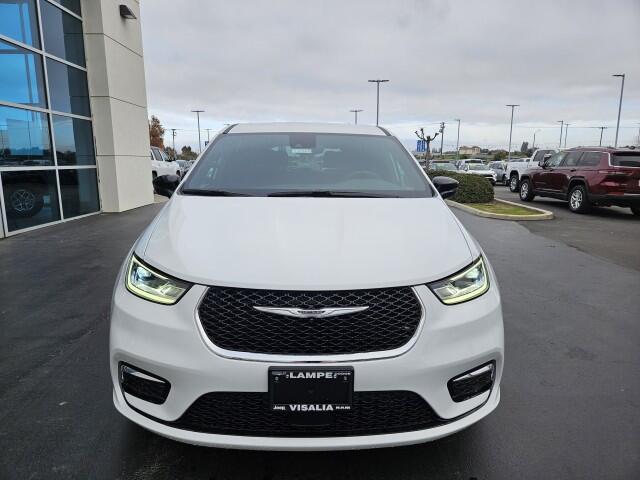 2026 Chrysler Pacifica Select - Photo 8