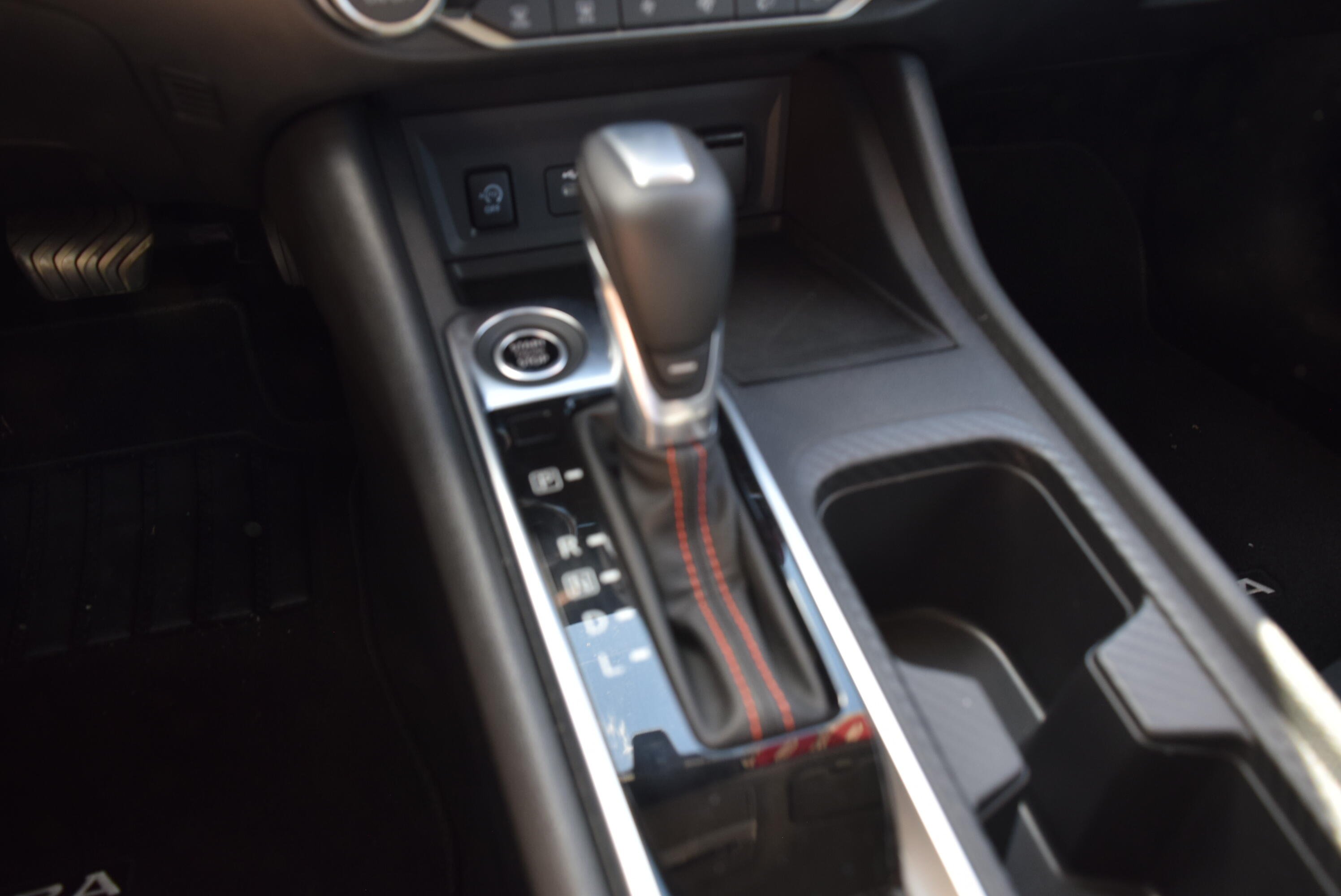 2025 Nissan Sentra SR - Photo 11