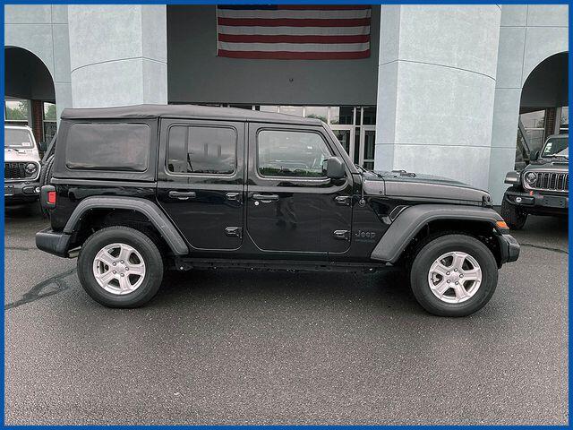 2022 Jeep Wrangler Sport S's photo