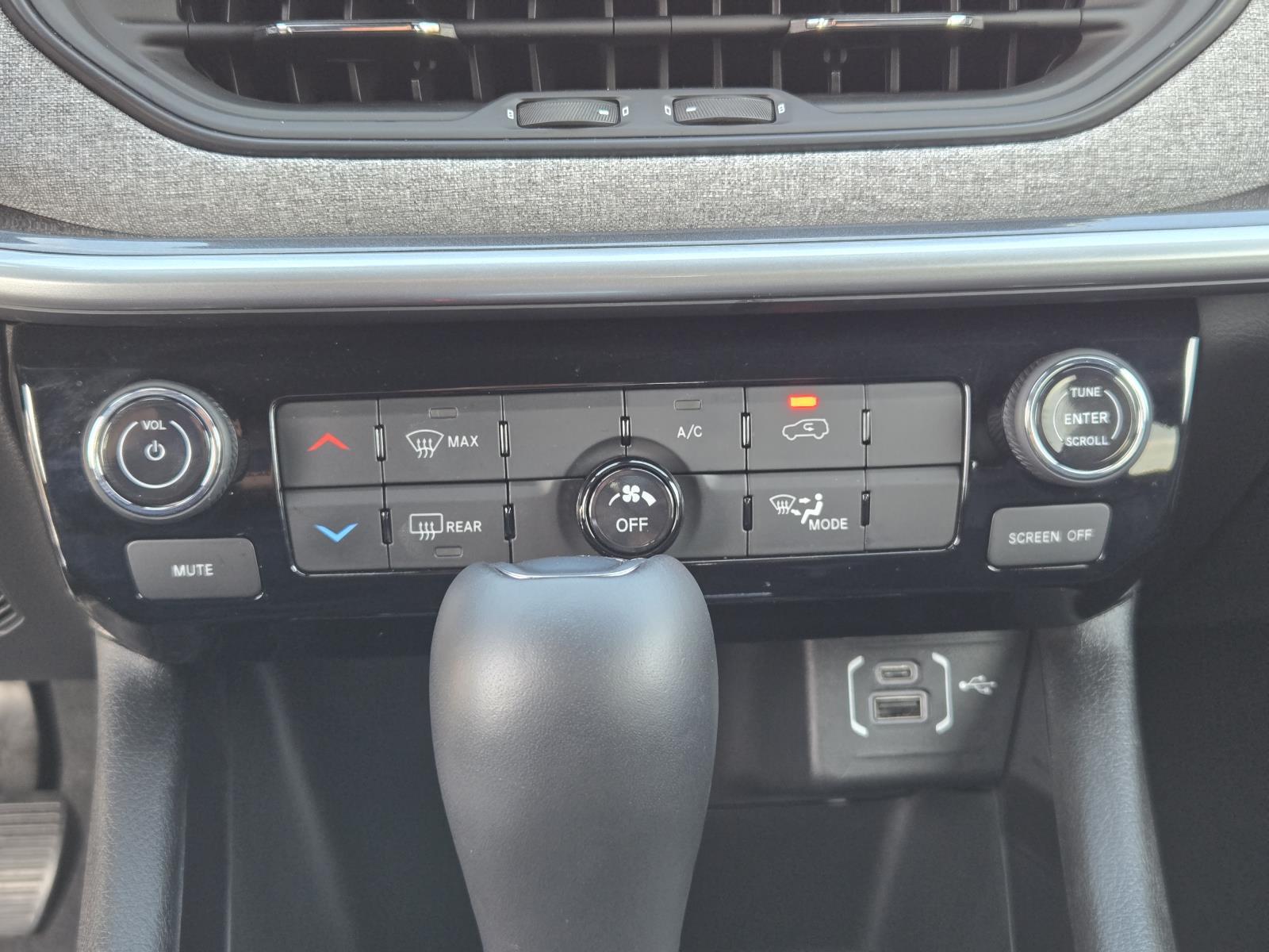 2025 Jeep Compass Latitude - Photo 12