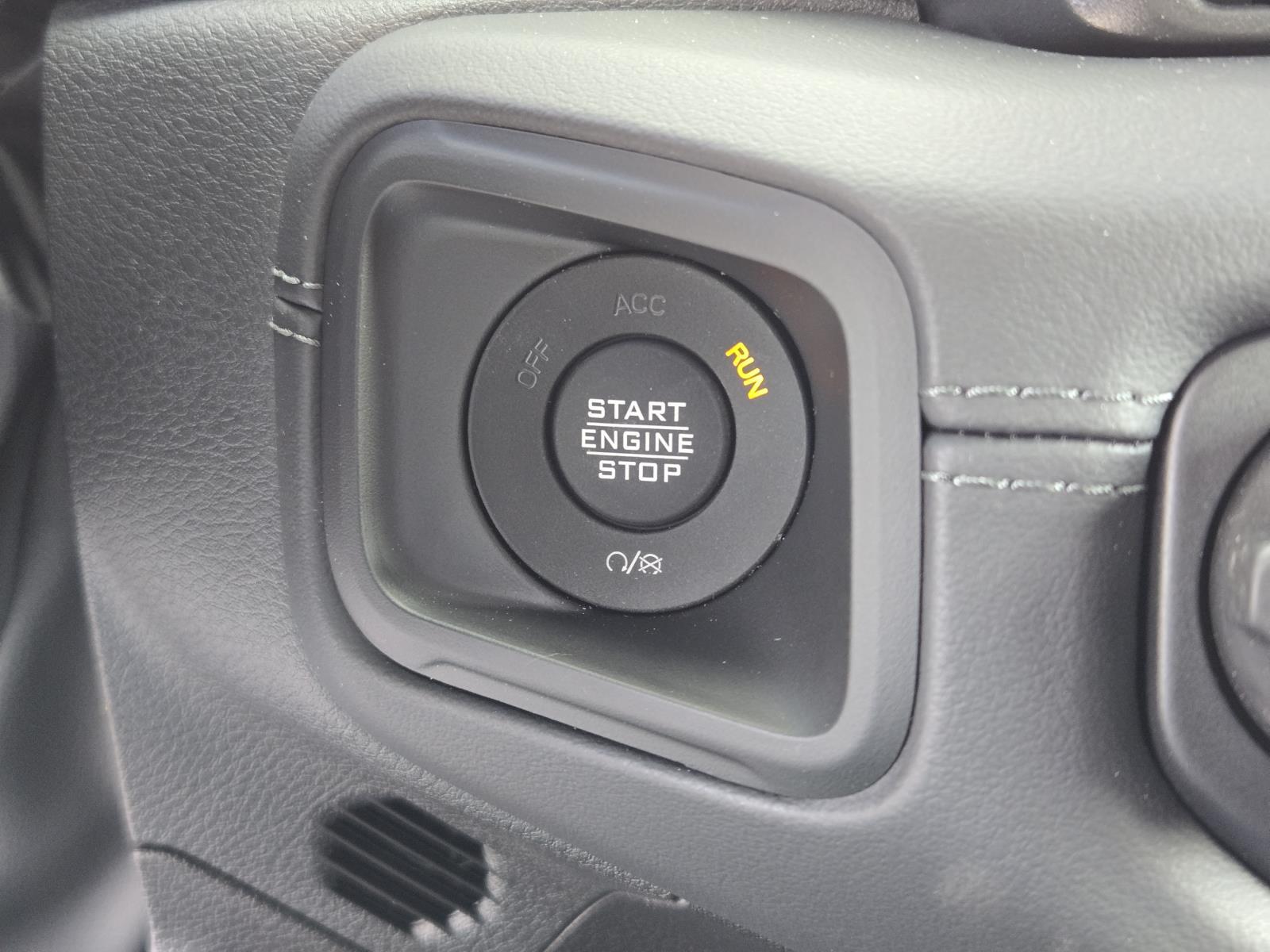 2025 Jeep Wrangler 4-Door Sahara - Photo 16