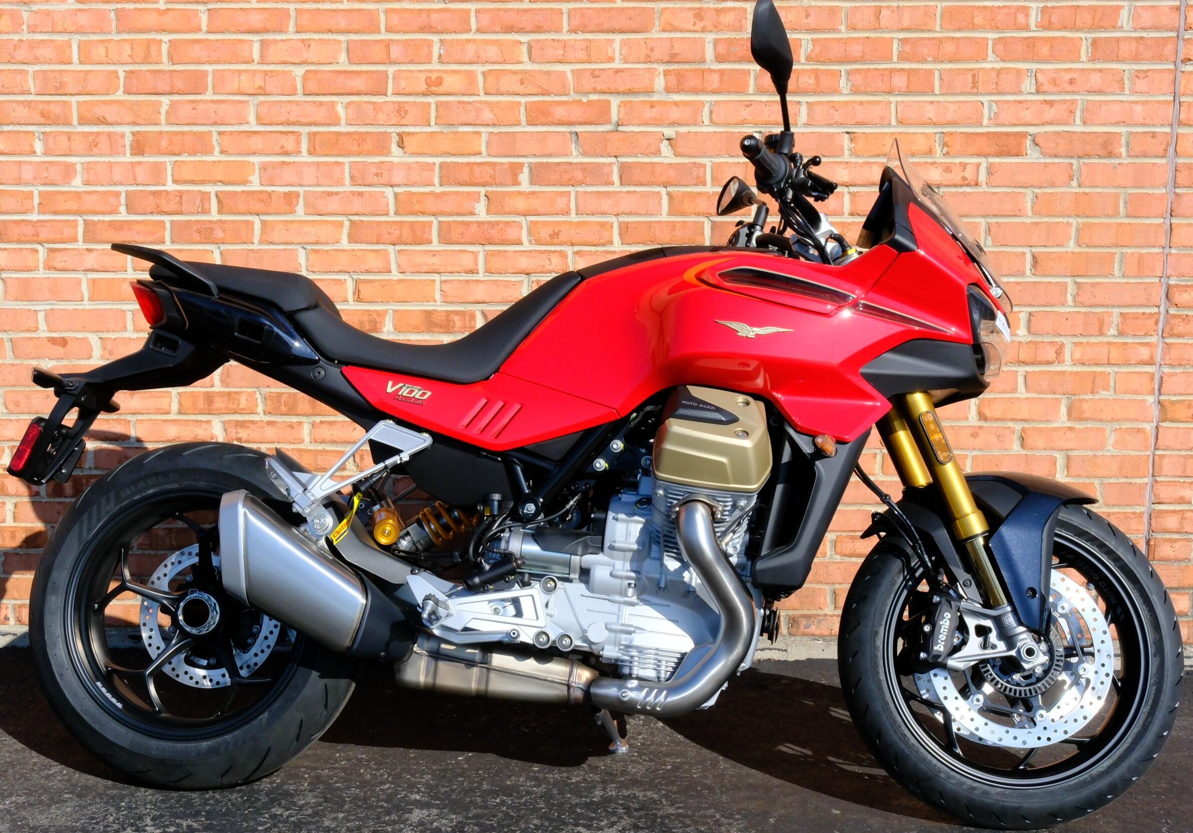 2025 Moto Guzzi V100 Mandello Wind Tunnel