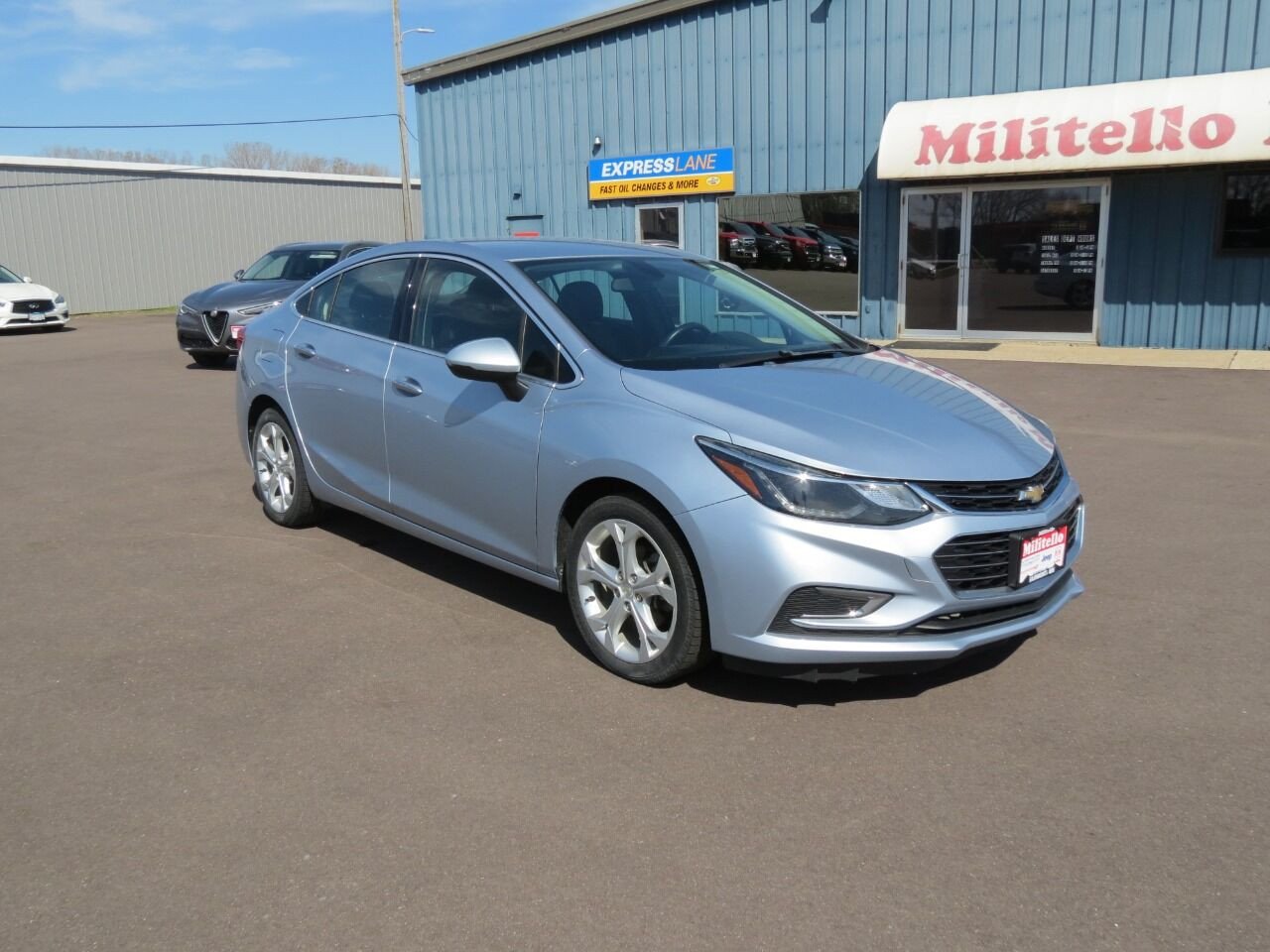 Used 2017 Chevrolet Cruze Premier with VIN 1G1BF5SM4H7153822 for sale in Fairmont, Minnesota