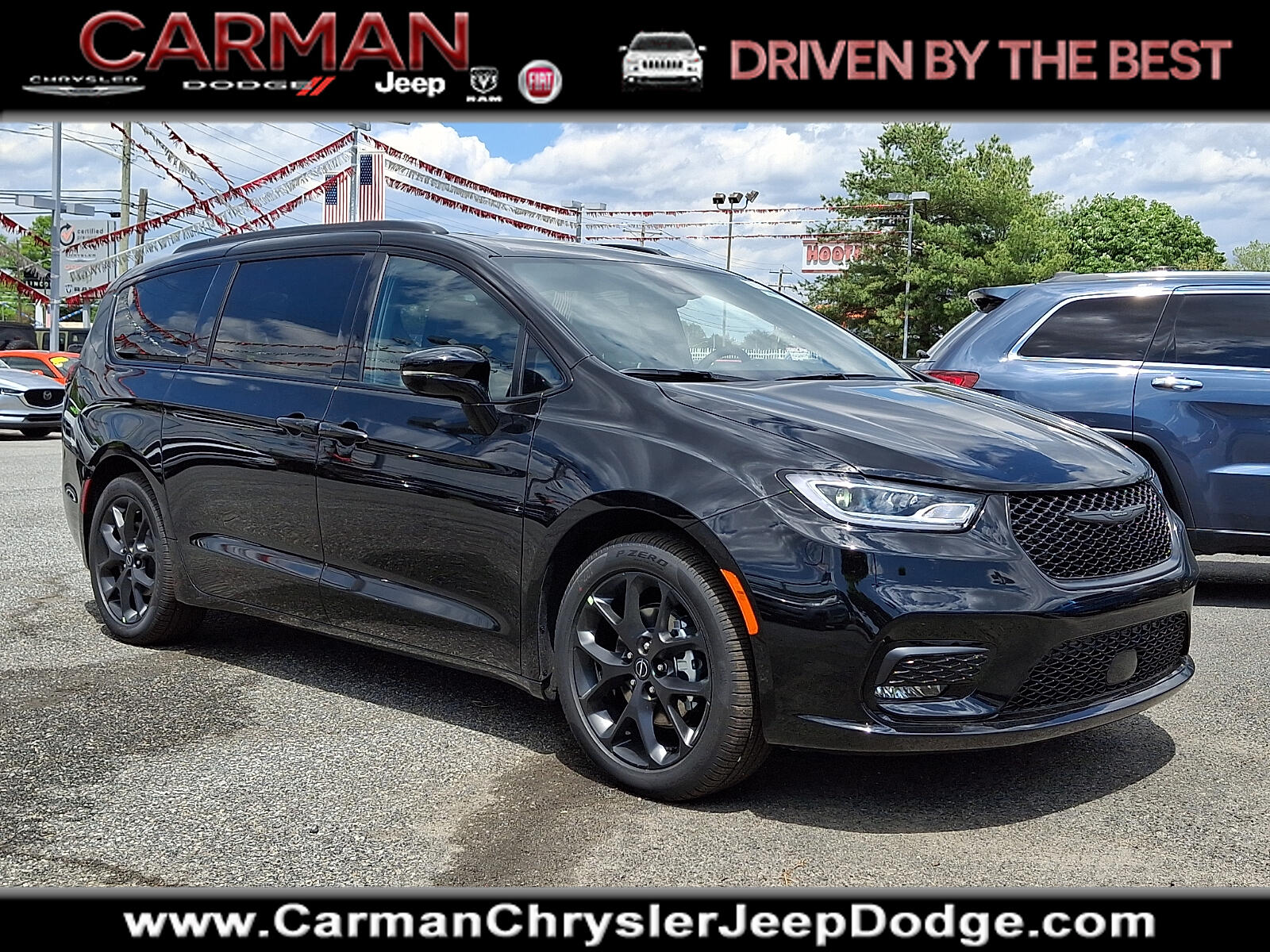 2026 Chrysler Pacifica Select's photo