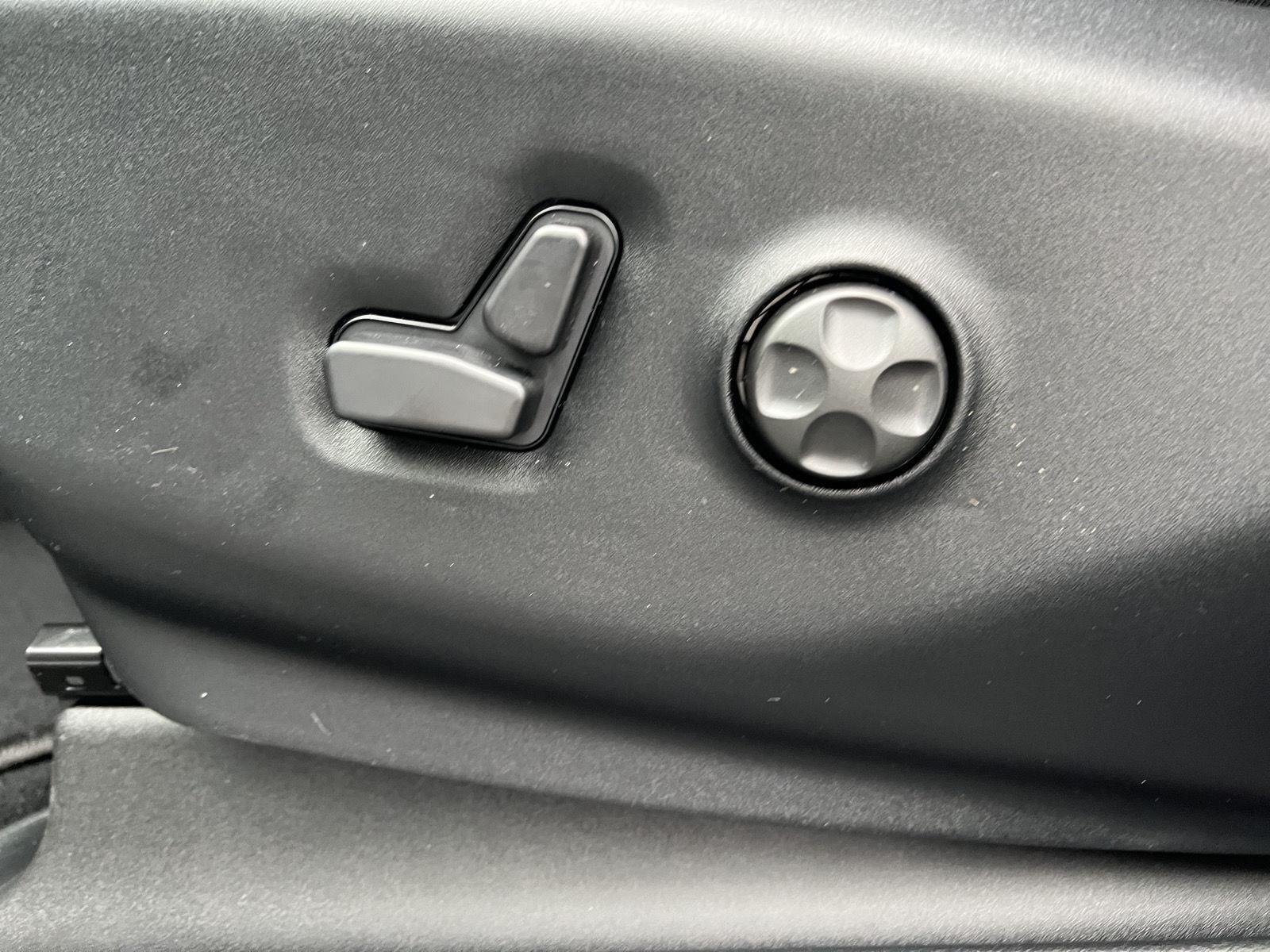 2026 Chrysler Pacifica Select - Photo 19