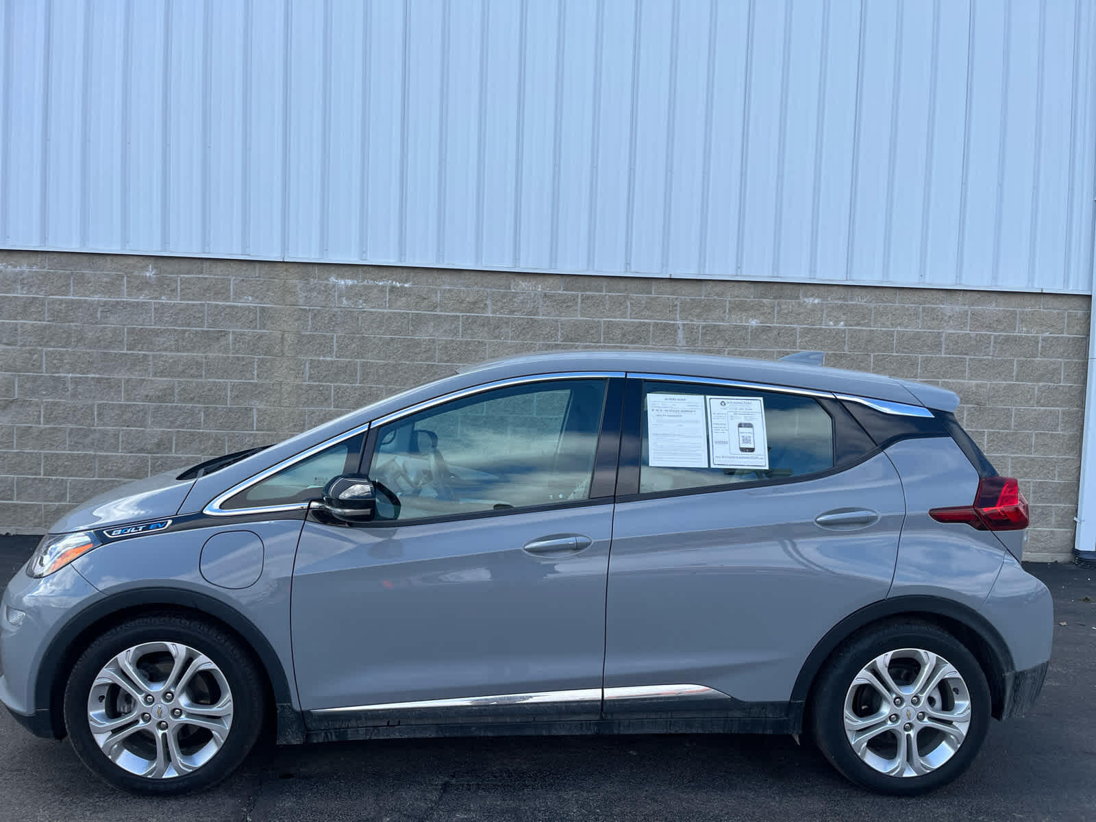 Used 2020 Chevrolet Bolt EV LT with VIN 1G1FW6S06L4113689 for sale in Wilmington, OH