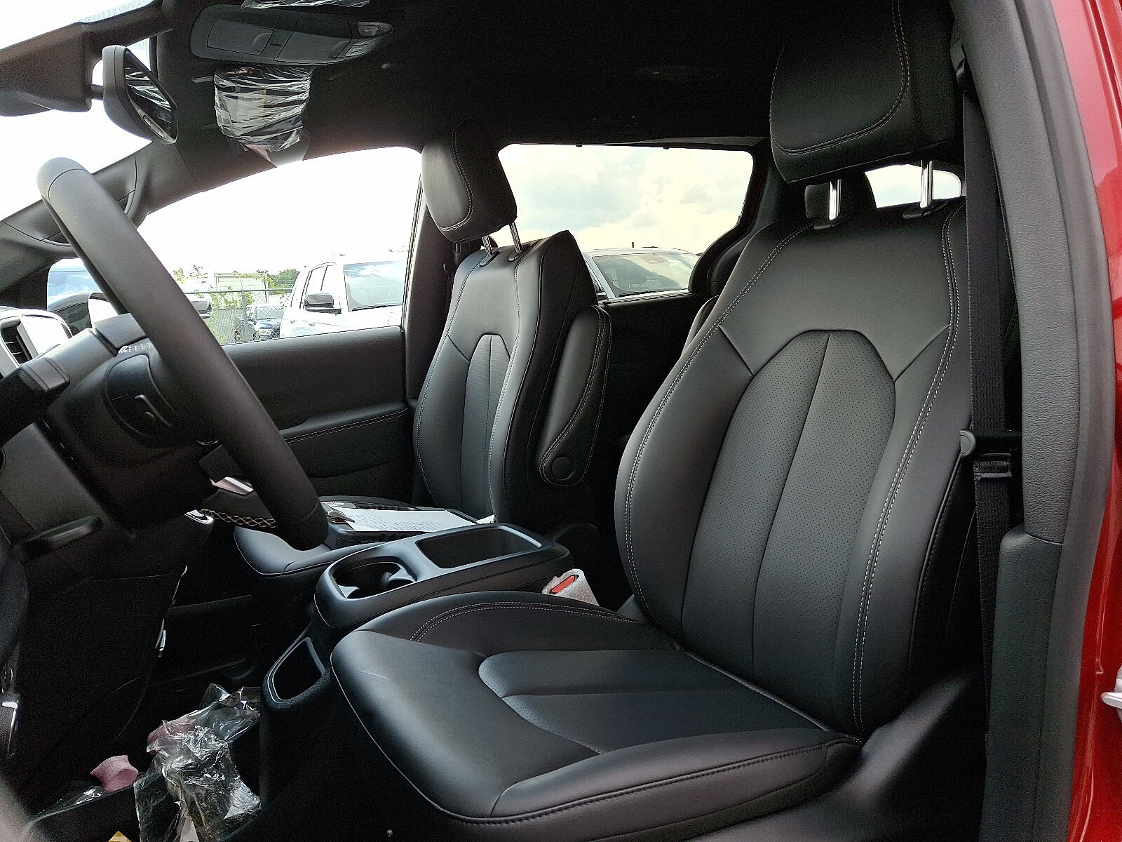 2025 Chrysler Pacifica Select - Photo 10