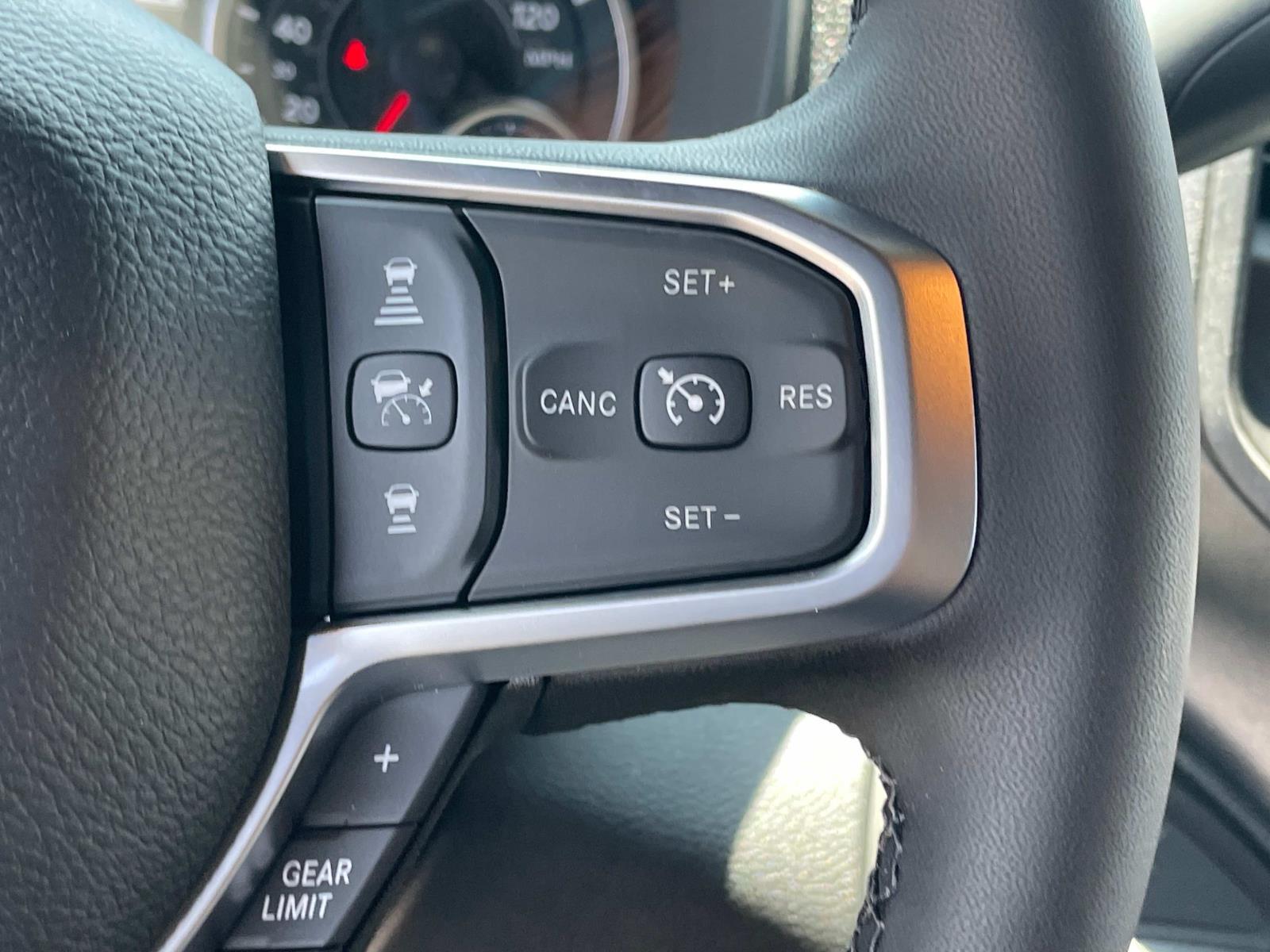 2026 RAM 2500 Tradesman/Black Express - Photo 9