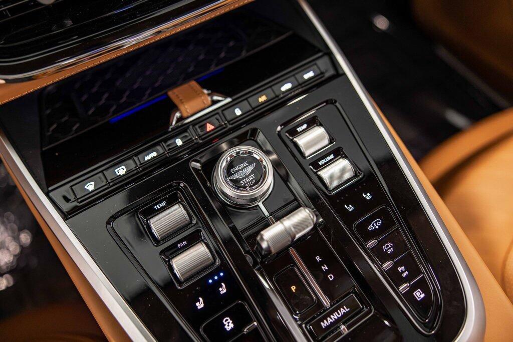 2026 Aston Martin DBX 707 - Photo 29