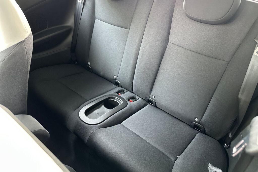 2026 FIAT 500e Base - Photo 13