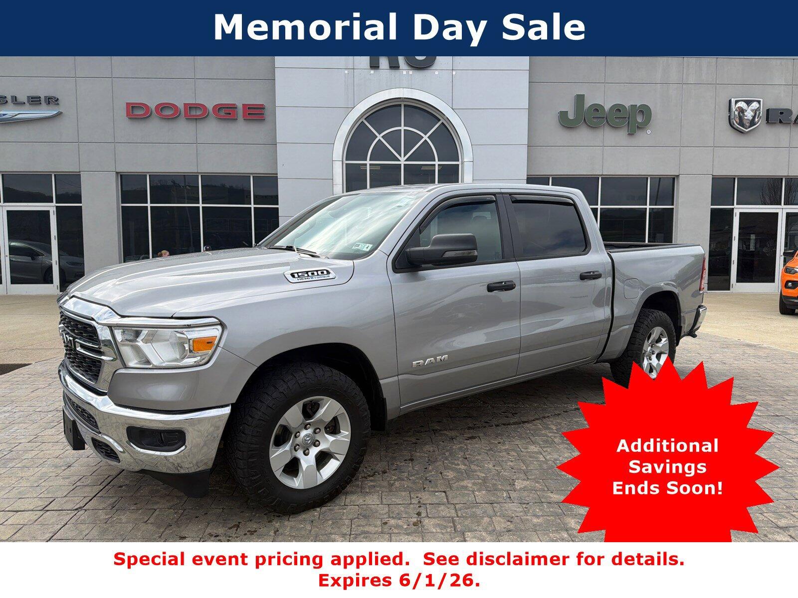 2024 RAM 1500 Big Horn/Lone Star 4x4 Crew Cab 5'7's photo