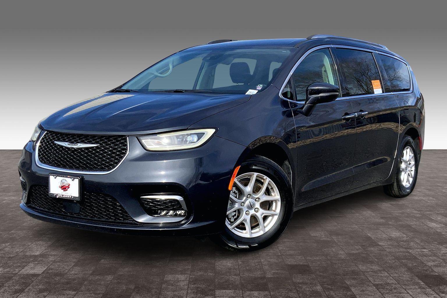 2021 Chrysler Pacifica Touring L's photo