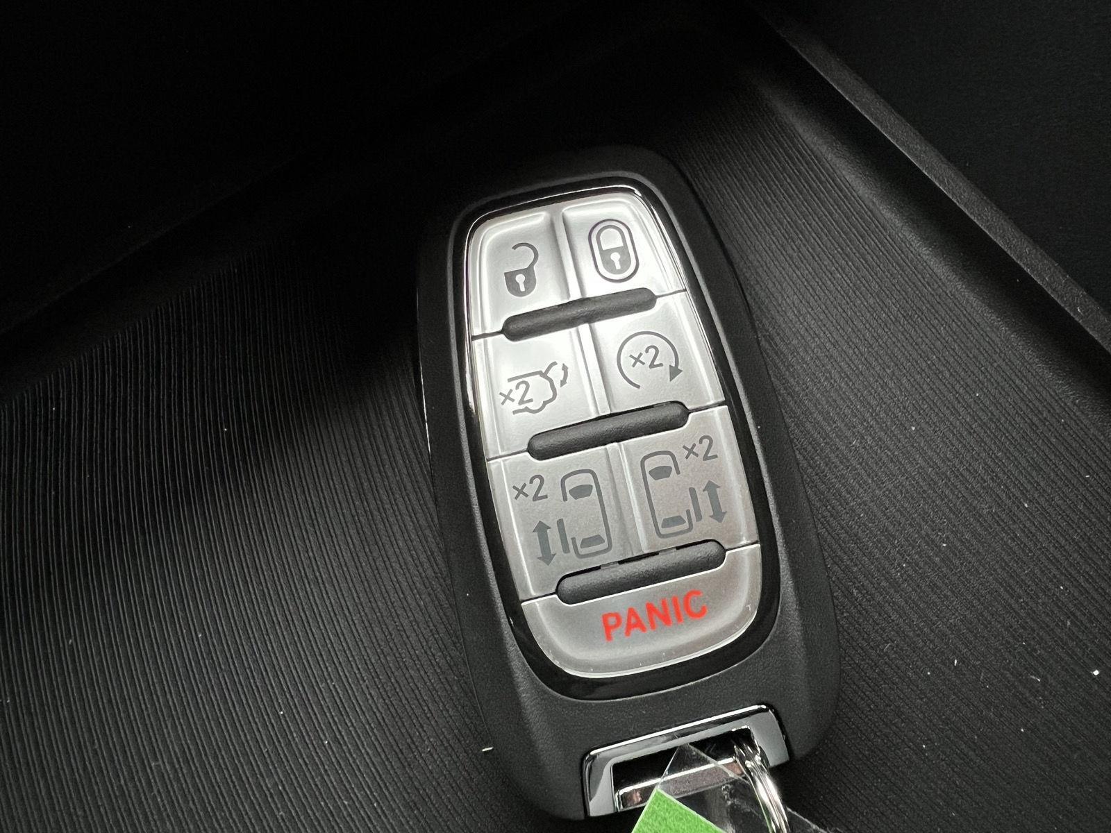 2026 Chrysler Voyager LX - Photo 31