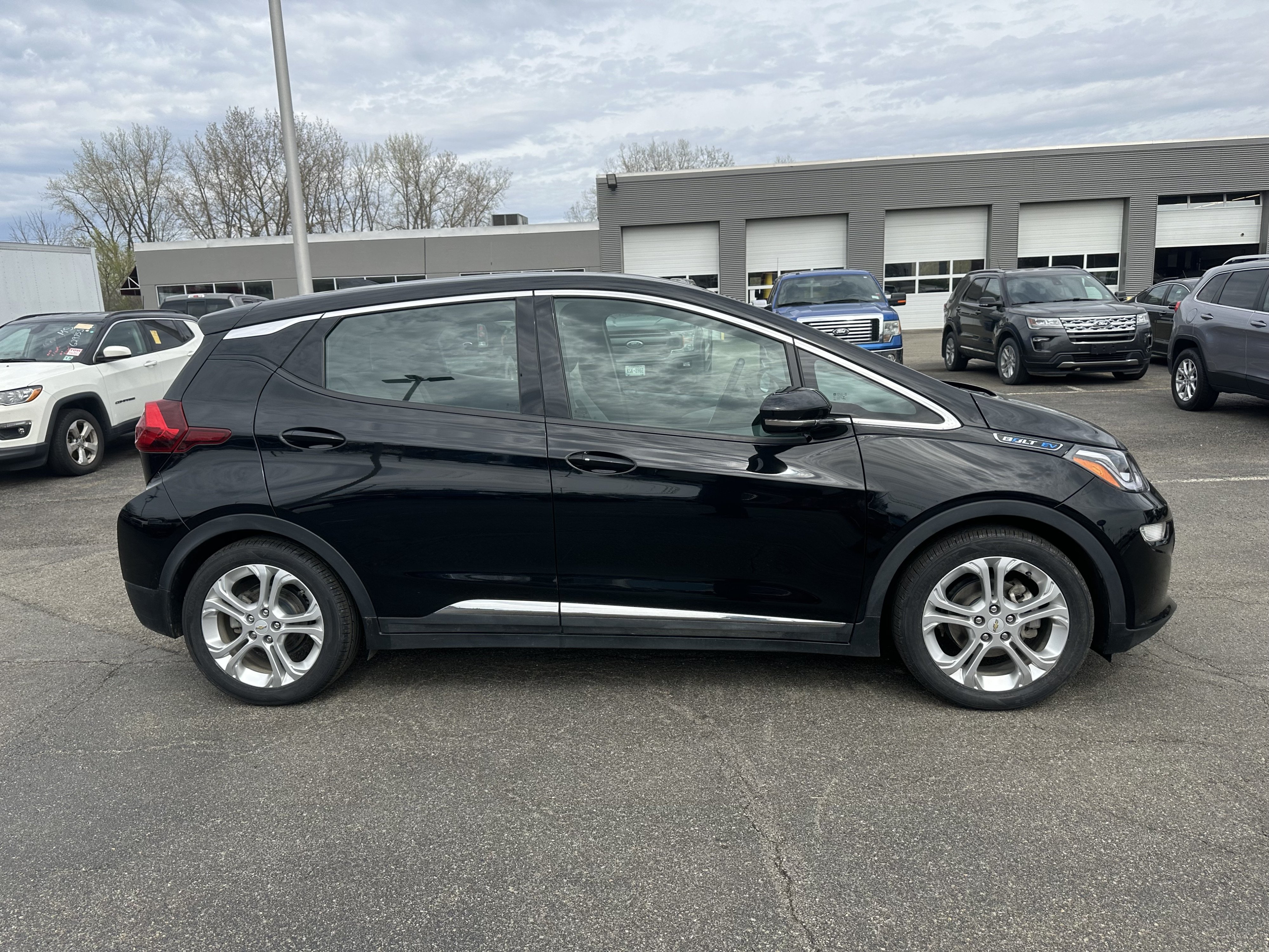 Used 2021 Chevrolet Bolt EV LT with VIN 1G1FY6S06M4103305 for sale in Elmira, NY