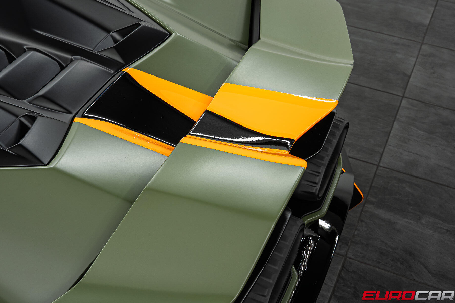 2025 Lamborghini Revuelto *SPECIAL FACTORY PAINT * RARE INTERIOR COLOR*Image 25