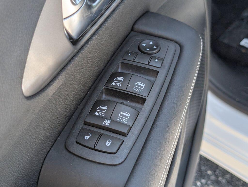 2026 Chrysler Voyager LX - Photo 13