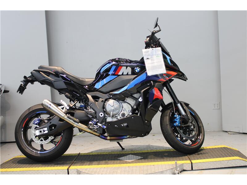 2025 BMW M1000XR