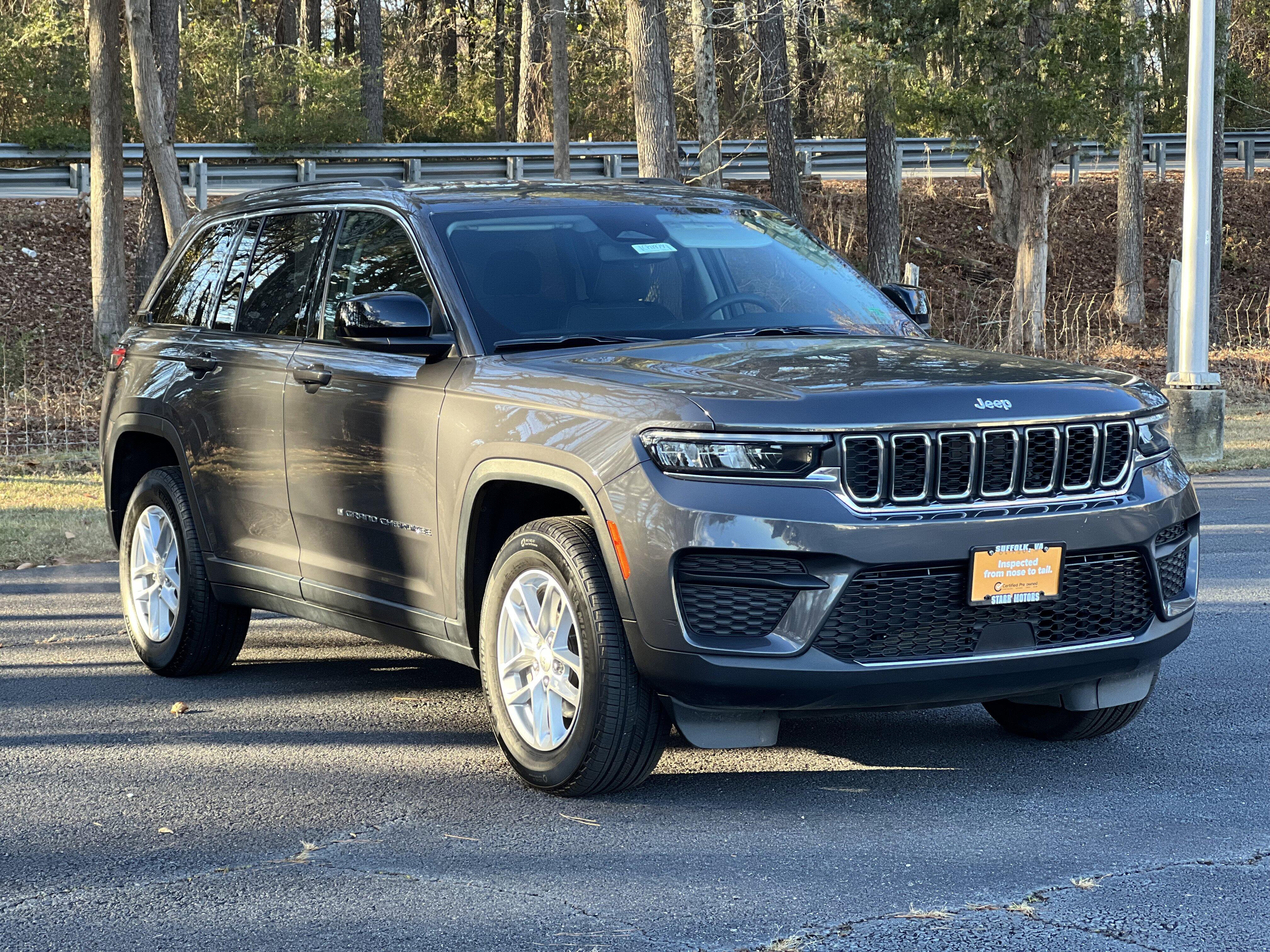 2023 Jeep Grand Cherokee Laredo's photo