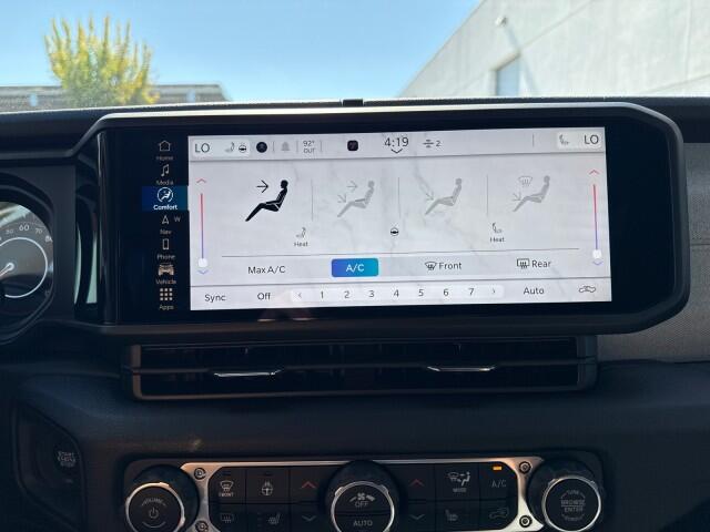 2025 Jeep Gladiator Willys - Photo 15