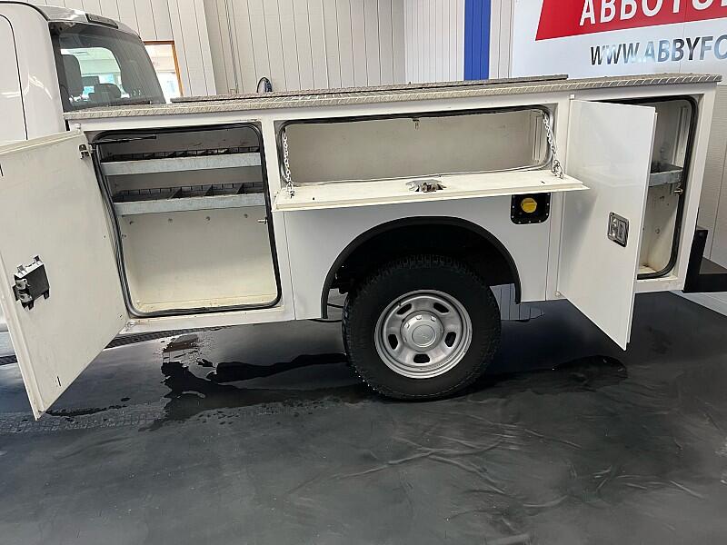 2019 Ford F-350 Super Duty Chassis Cab XL - Photo 9