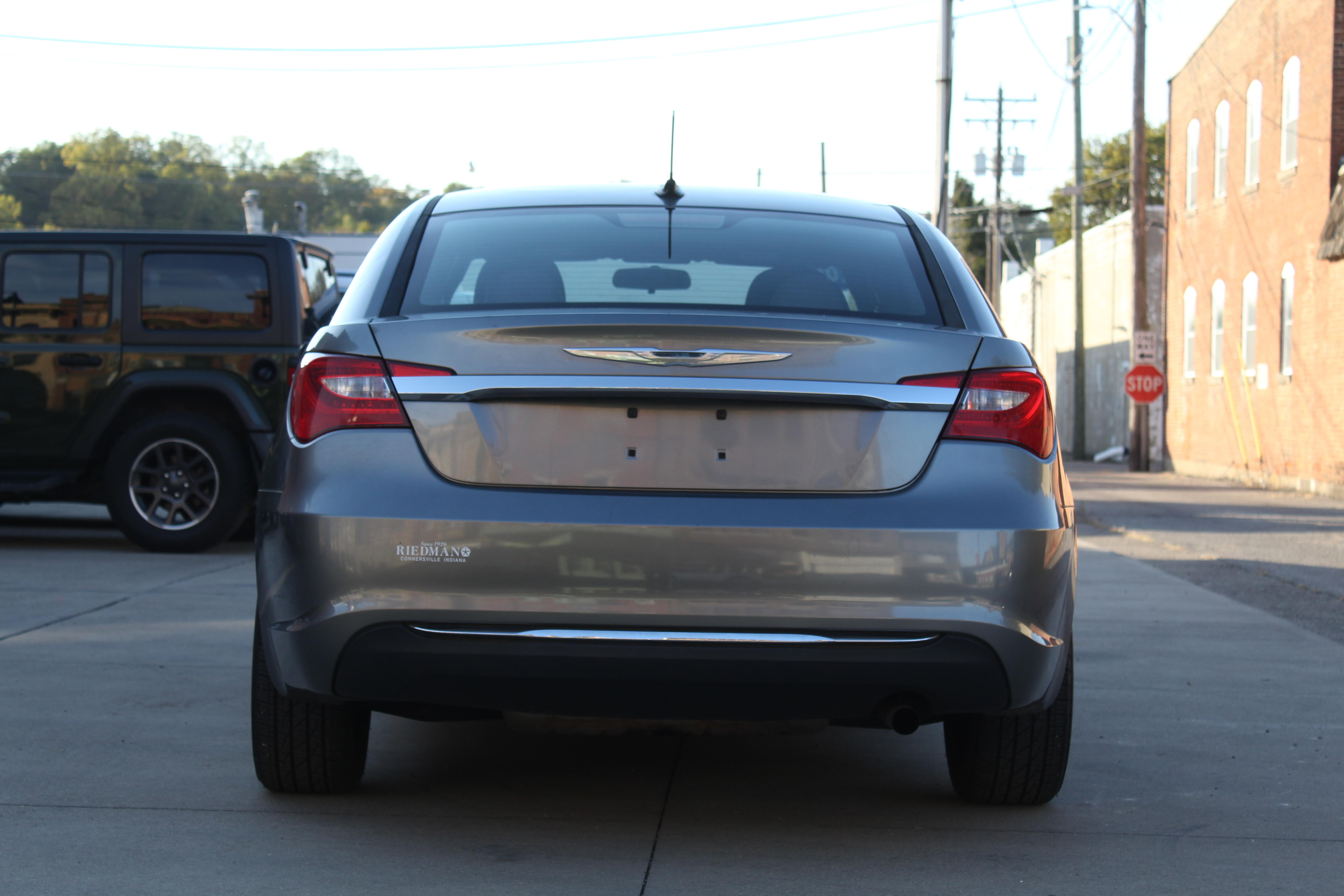 Used 2013 Chrysler 200 LX with VIN 1C3CCBAB4DN642282 for sale in Connersville, IN