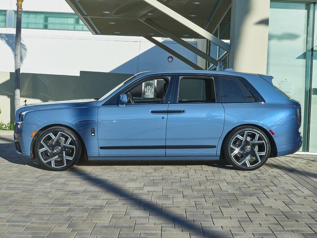 2026 Rolls Royce Cullinan Black Badge photo 2