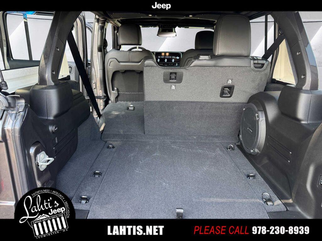 2025 Jeep Wrangler 4-Door Sahara - Photo 17