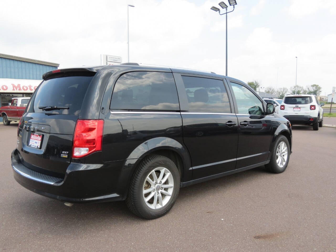 Used 2015 Dodge Grand Caravan SE with VIN 2C4RDGBG4FR592189 for sale in Fairmont, Minnesota