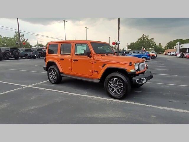 2025 Jeep Wrangler 4-Door Sahara - Photo 38