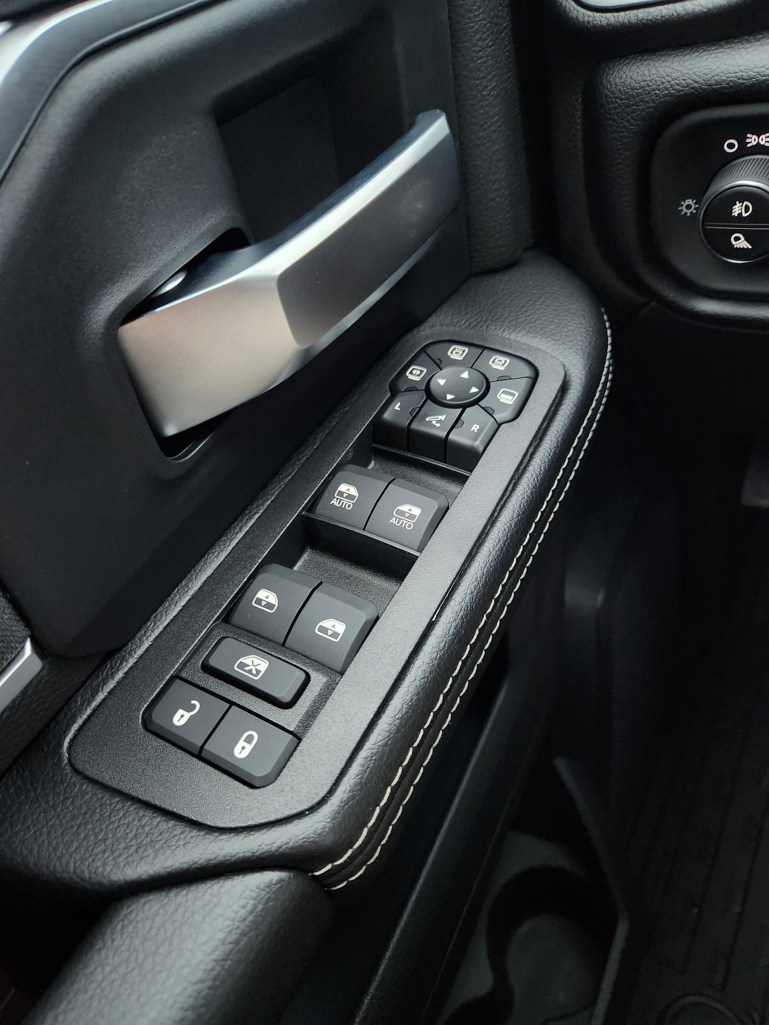 2026 RAM 3500 Big Horn - Photo 28