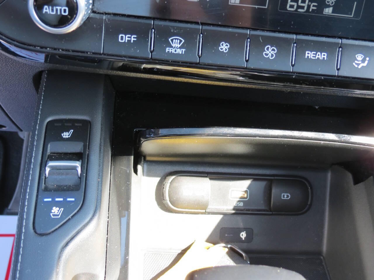 2022 Kia Telluride EX - Photo 18