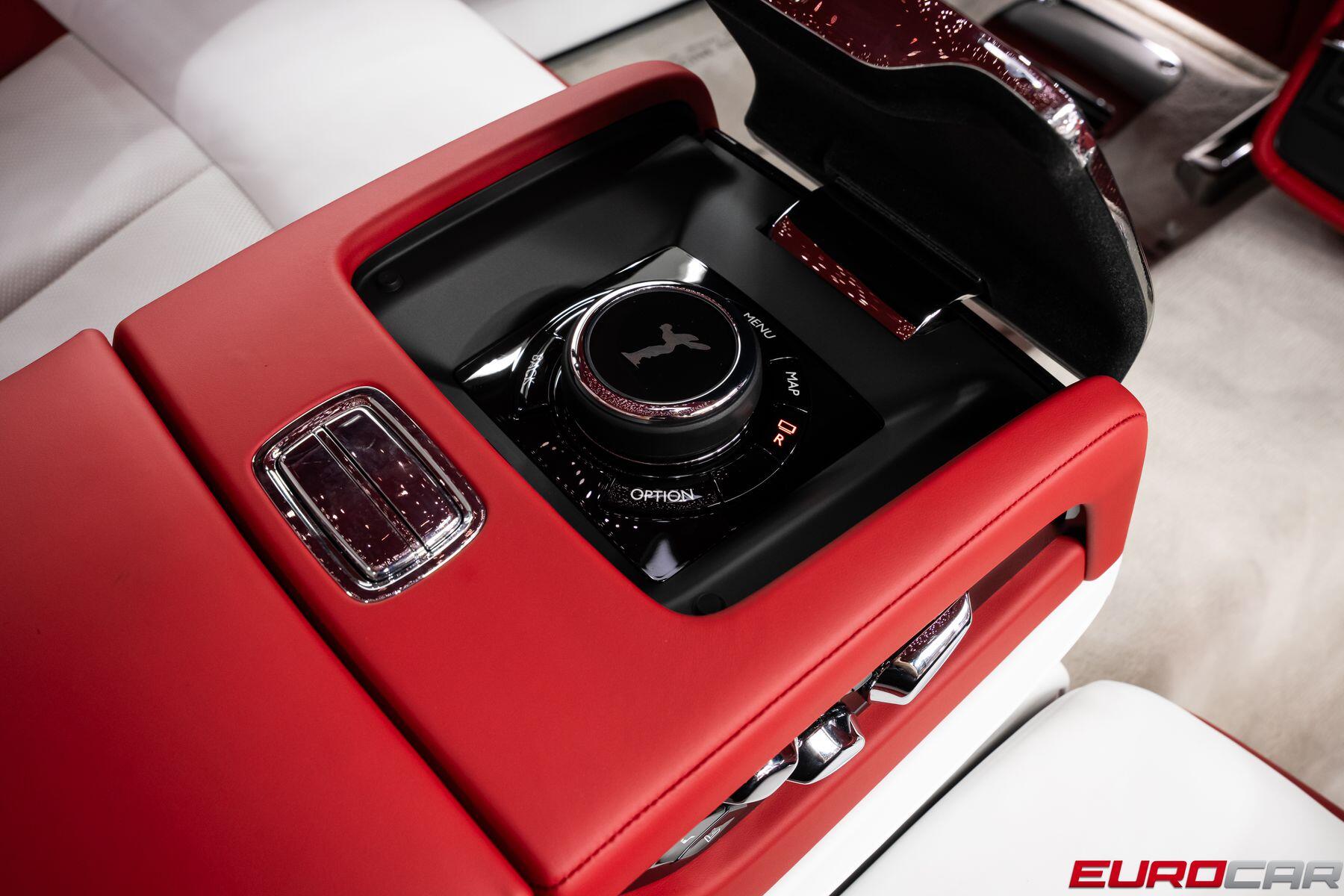 2023 Rolls-Royce Phantom EWB *CASCADE GOLD PASSENGER FASCIA*Image 41