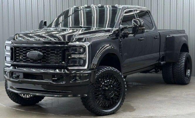 2026 Ford F-450 Platinum 4x4 Crew Cab 8' Box DRW's photo