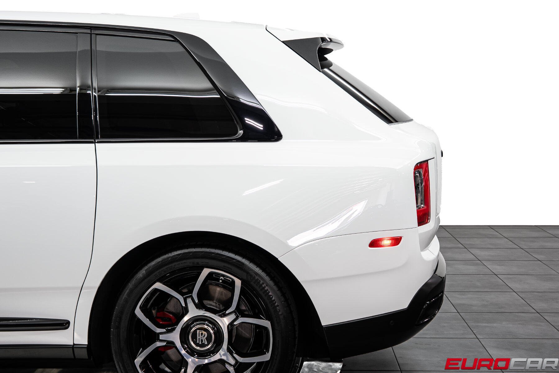 2022 Rolls-Royce Cullinan Black Badge *STARLIGHT HEADLINER * PICNIC TABLES*Image 17