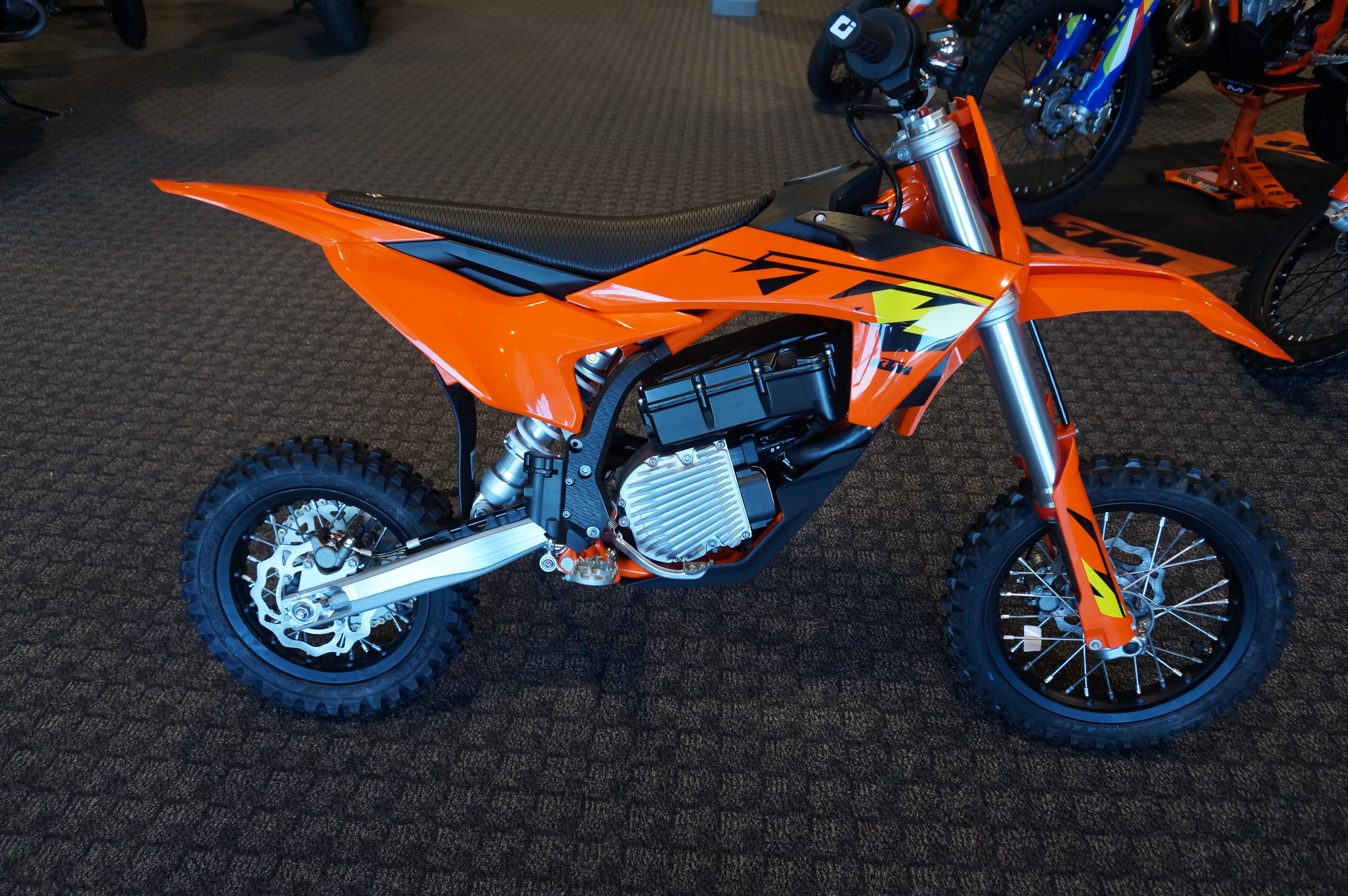 New 2026 KTM SX E 5 | Mortons BMW Motorcycles | Fredericksburg VA 22408