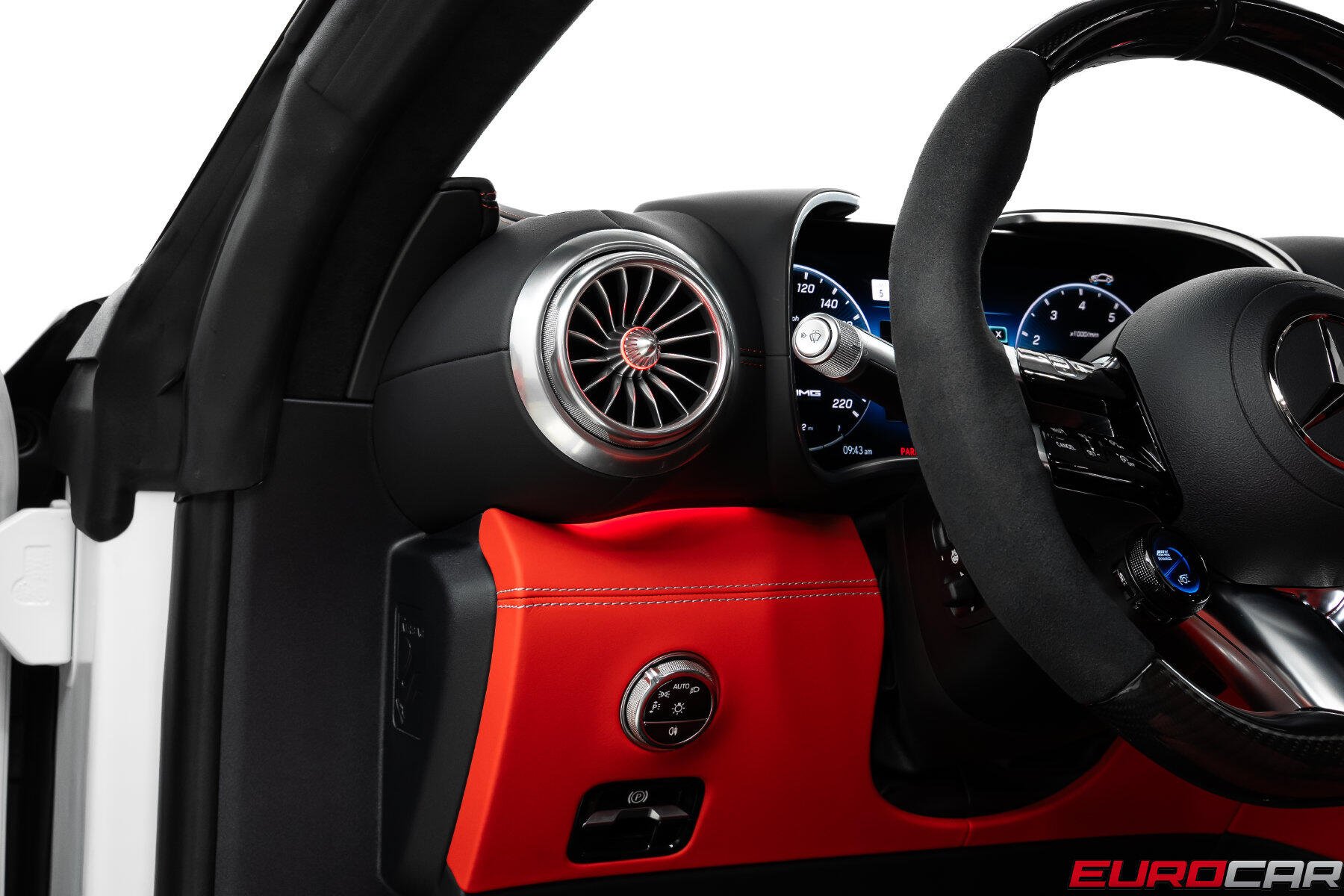 2025 Mercedes-Benz AMG GT 63 *CARBON INTERIOR TRIM * FIXED PANORAMIC SUNROOF*Image 27