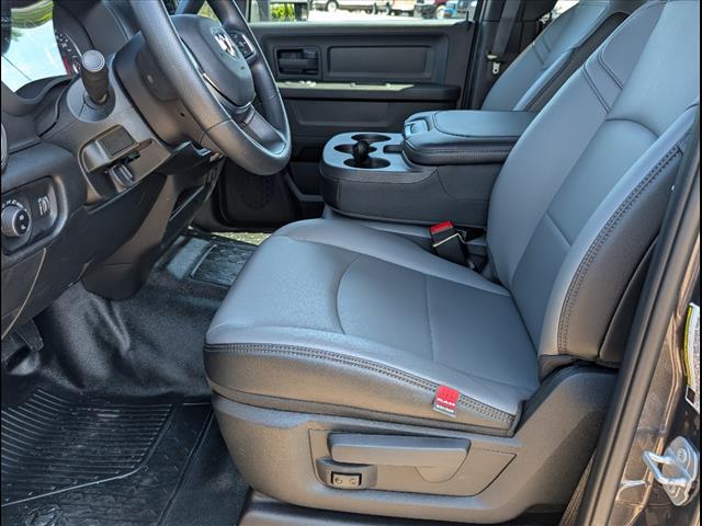 2025 RAM 3500 Chassis Tradesman - Photo 13