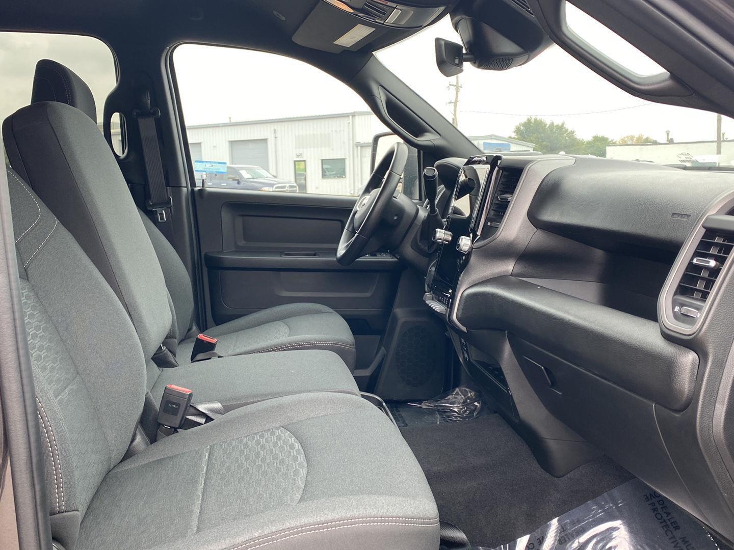 2025 RAM 2500 Tradesman - Photo 18