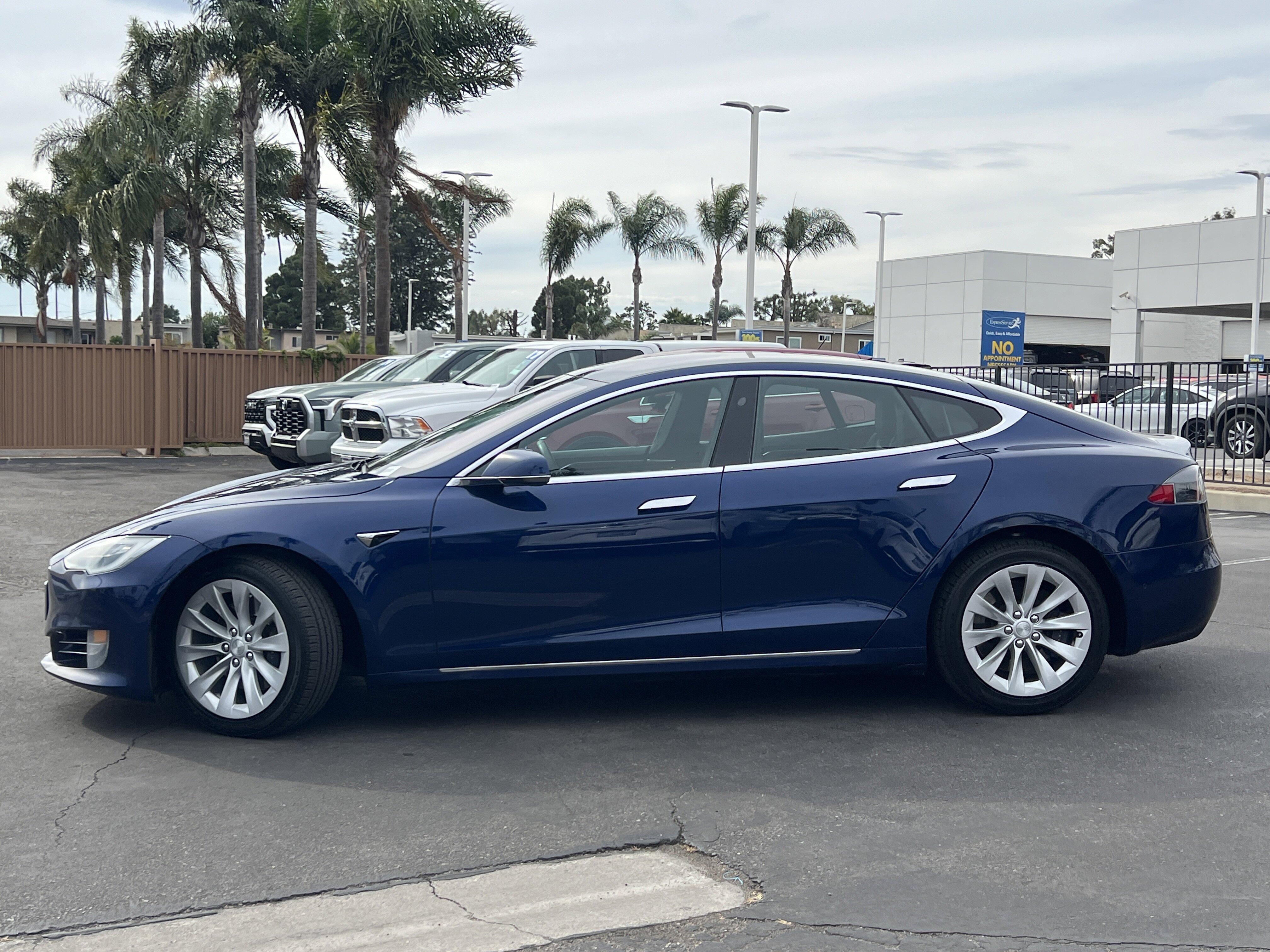 Used 2018 Tesla Model S 75D with VIN 5YJSA1E27JF247203 for sale in Huntington Beach, CA