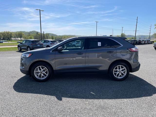 Used 2024 Ford Edge SEL with VIN 2FMPK4J93RBA70774 for sale in Prairie Du Chien, WI