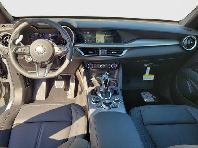 2025 Alfa Romeo Stelvio Base - Photo 8