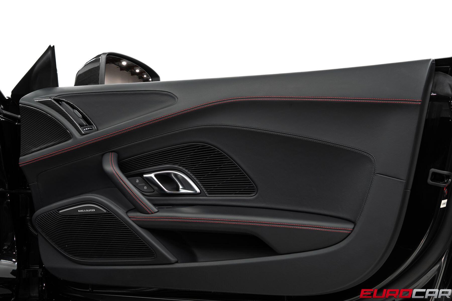 2023 Audi R8 Spyder V10 Performance quattro *HUGE CARBON OPTIONS*Image 37