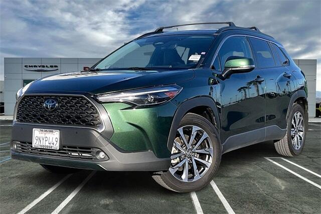 2024 Toyota Corolla Cross XLE's photo