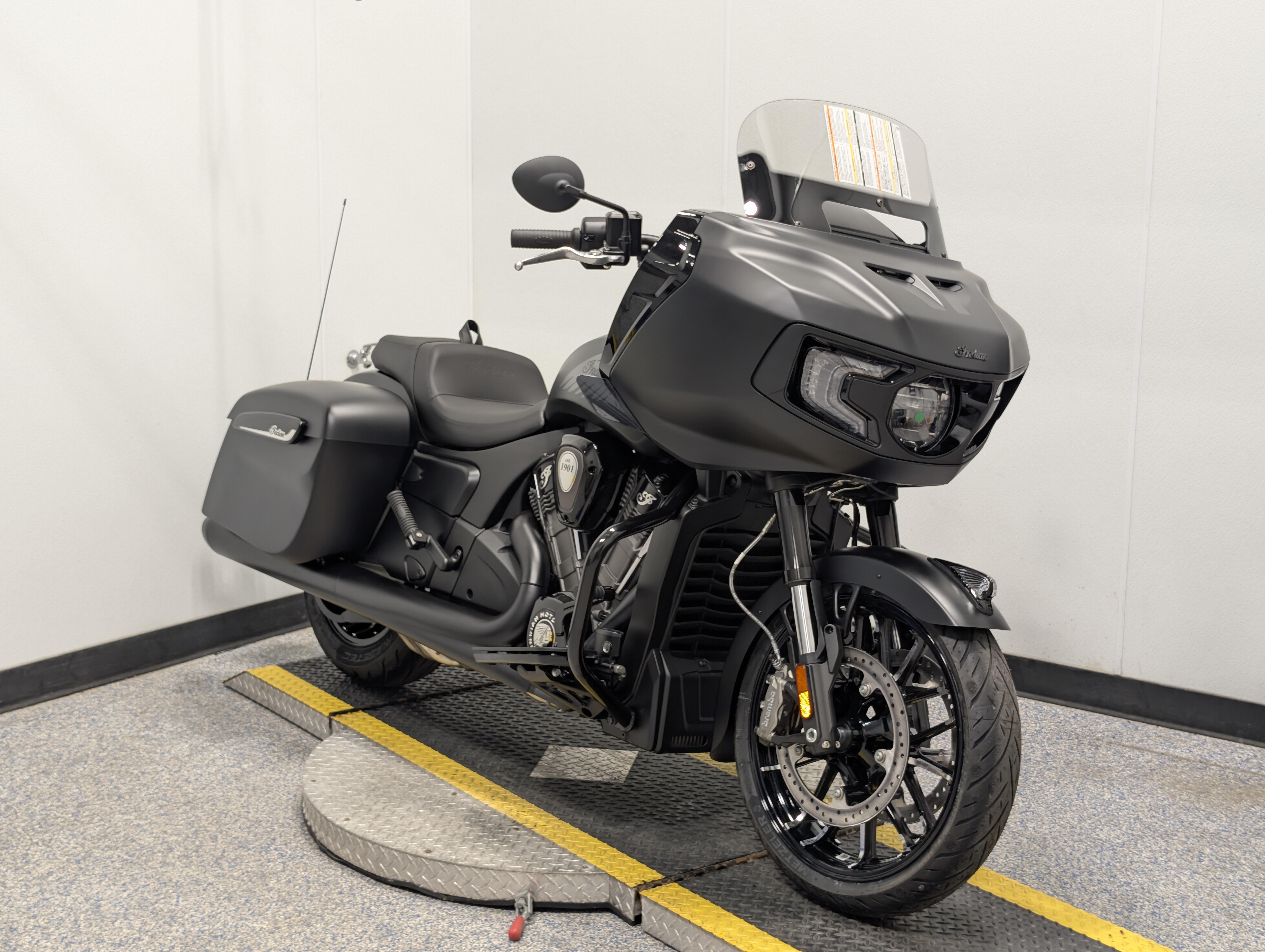 2024 Indian Motorcycle Challenger Dark Horse Spirit Smoke