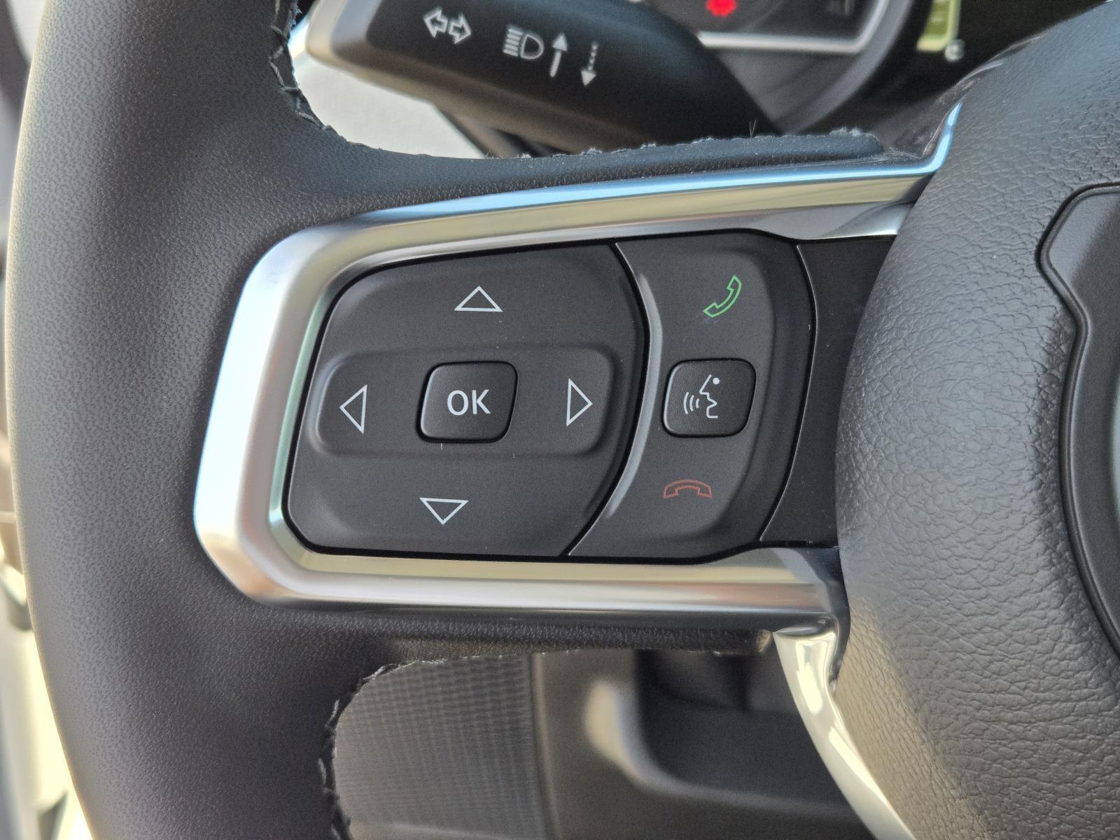 2025 Jeep Wrangler 4-Door Sahara - Photo 20