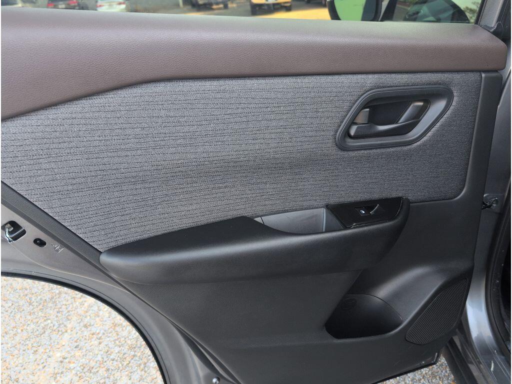 2023 Nissan Rogue S - Photo 31