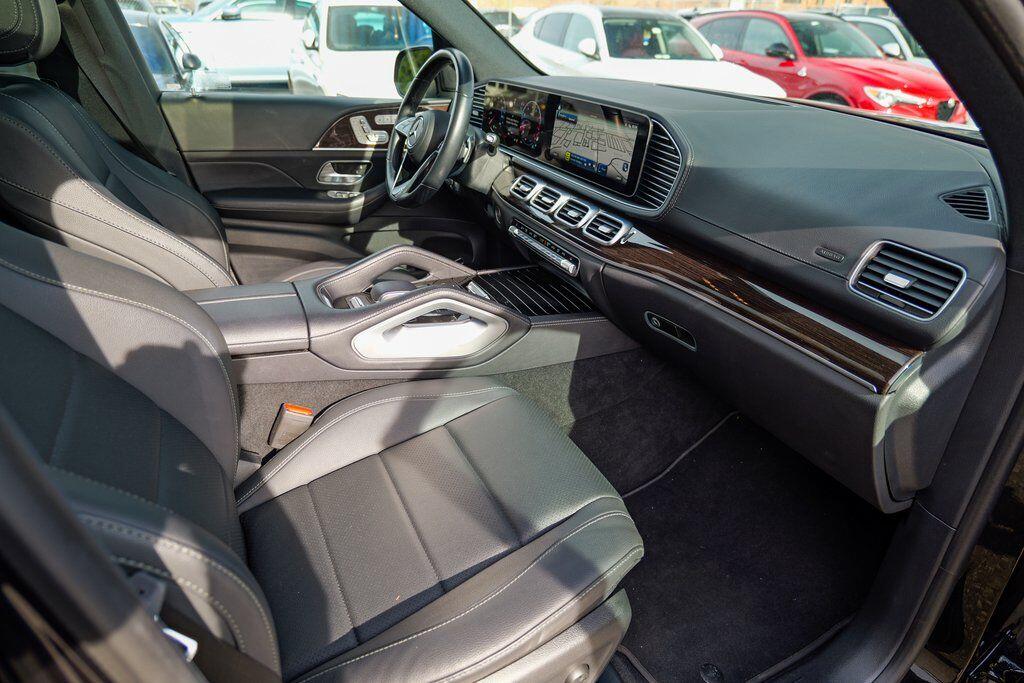 2025 Mercedes-Benz GLS Base - Photo 36