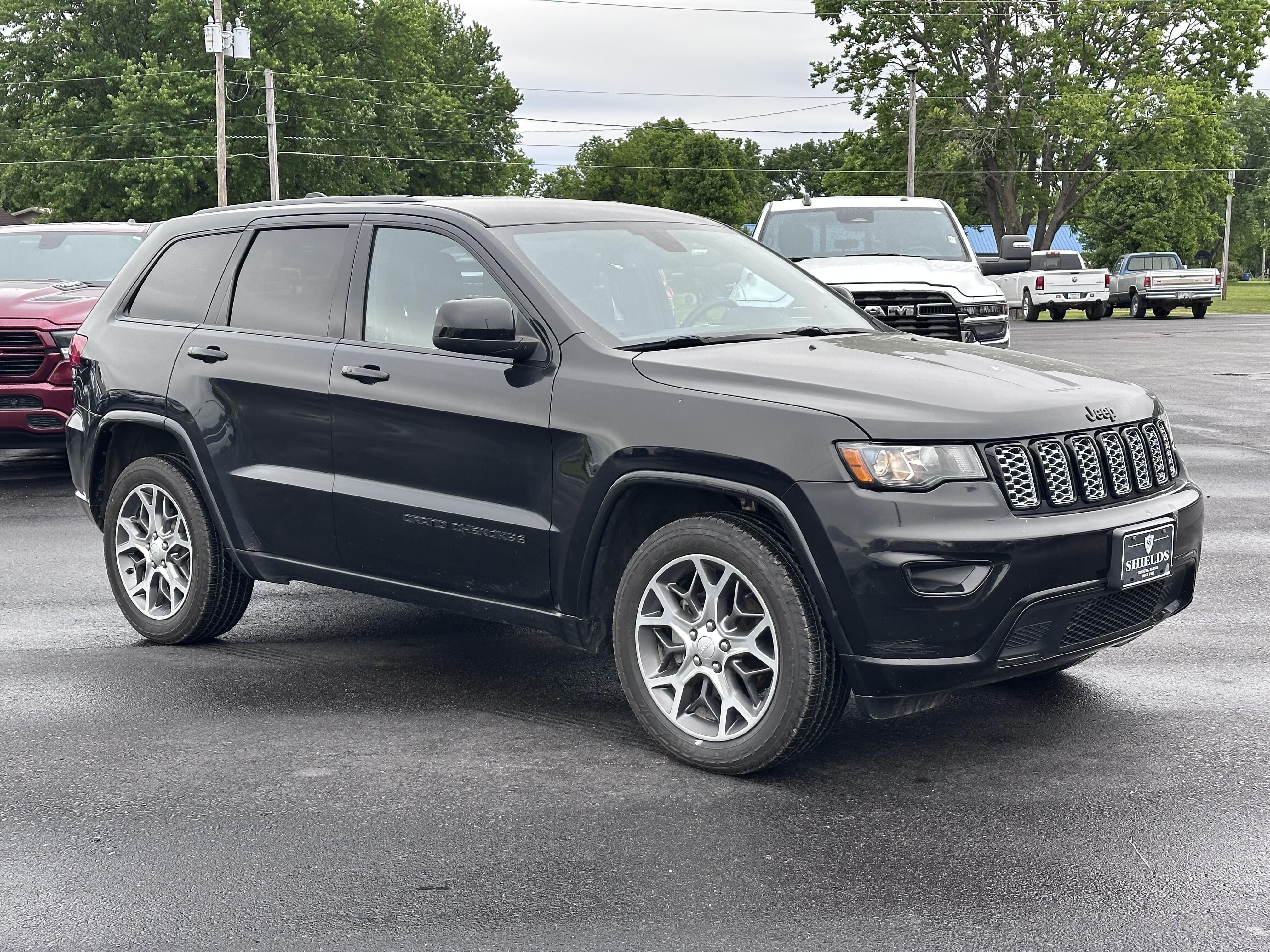 Used 2018 Jeep Grand Cherokee Altitude with VIN 1C4RJFAG6JC501039 for sale in Chanute, KS
